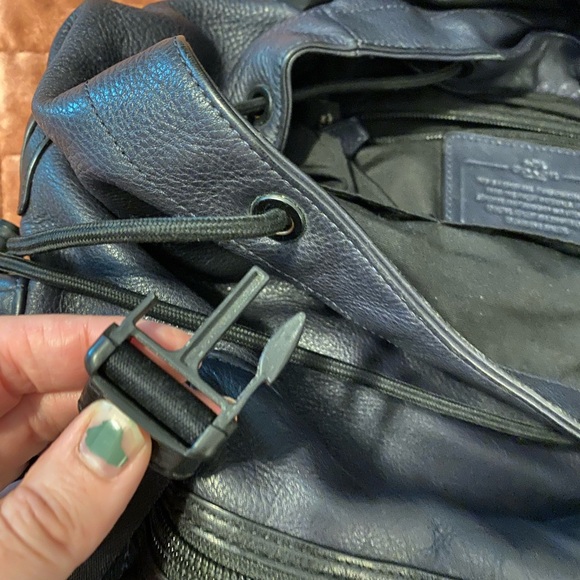 Mens coach track backpack - Picture 3 of 13